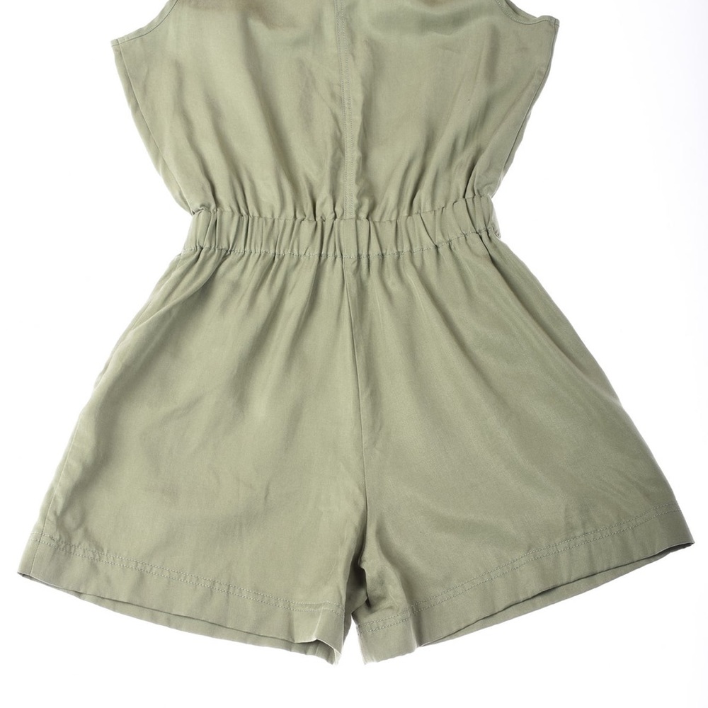 Banana Republic cargo style romper size large NWTS Army green. Pockets! - Picture 5 of 9
